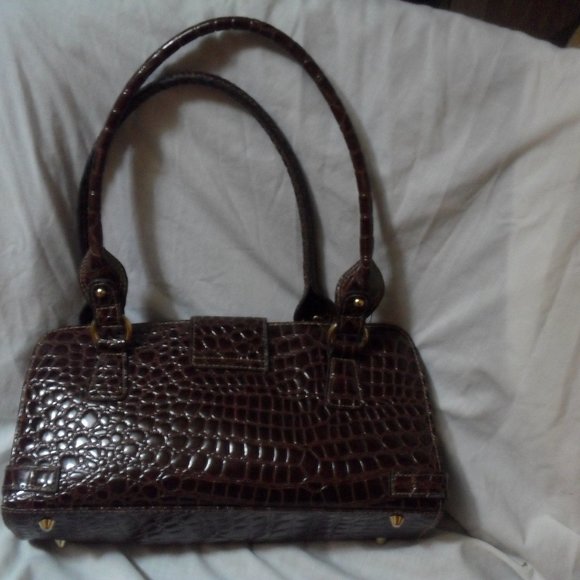 Linear crocodile print hand bag - Picture 2 of 10